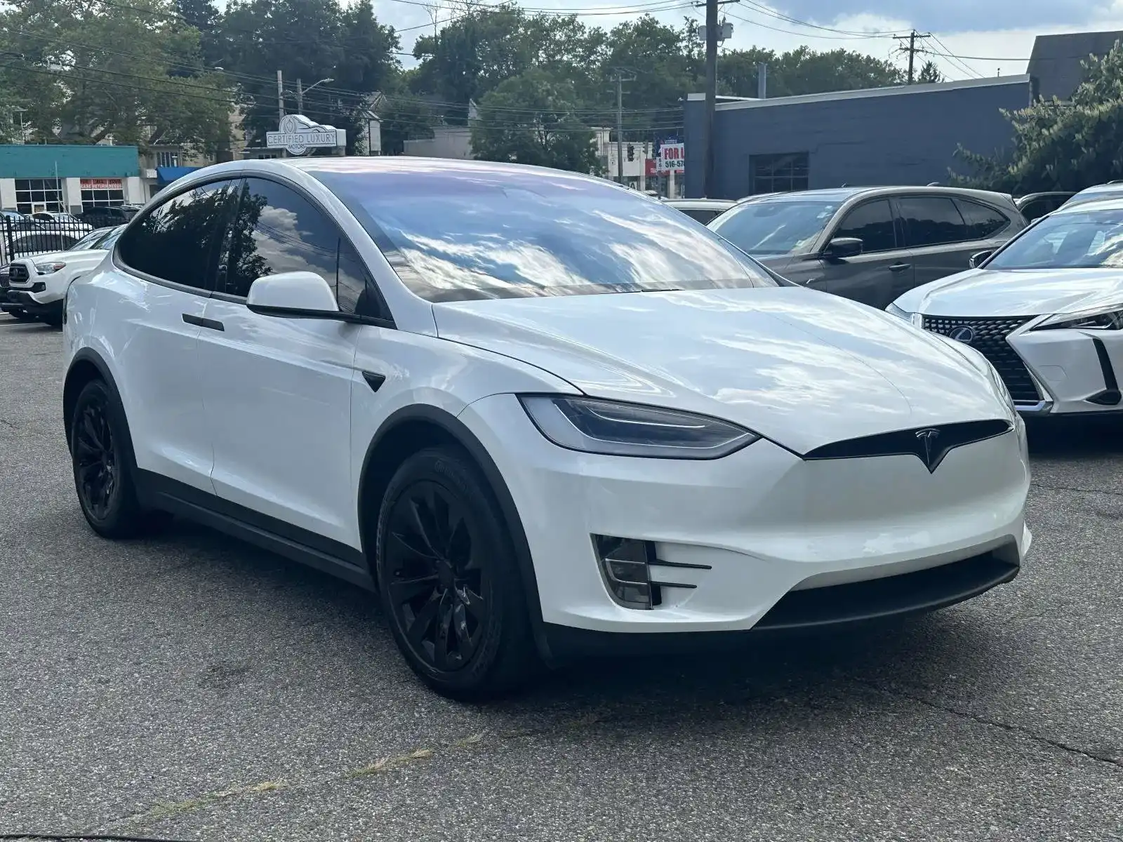2019 Tesla Model X Long Range's photo