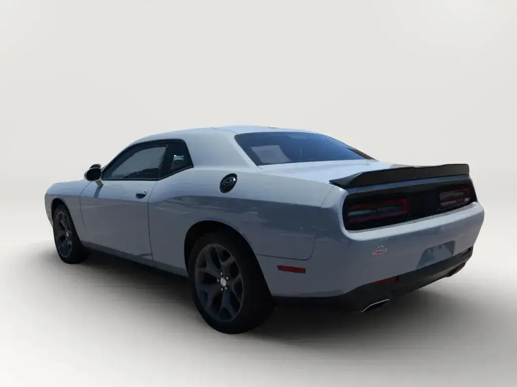 2021 Dodge Challenger SXT Auto photo 3