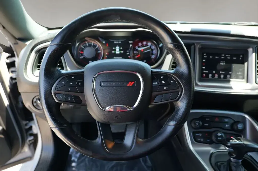 2021 Dodge Challenger SXT Auto photo 5