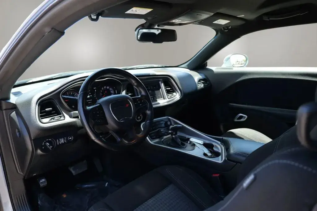 2021 Dodge Challenger SXT Auto photo 4