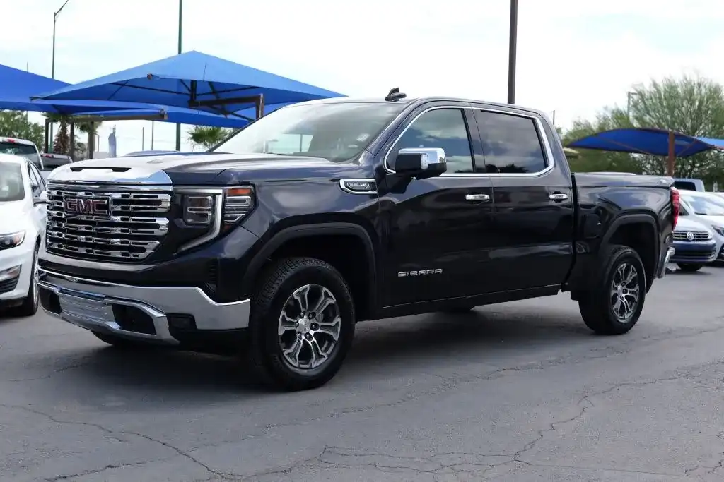2026 GMC Sierra 4WD Crew Cab Short Box SLT's photo
