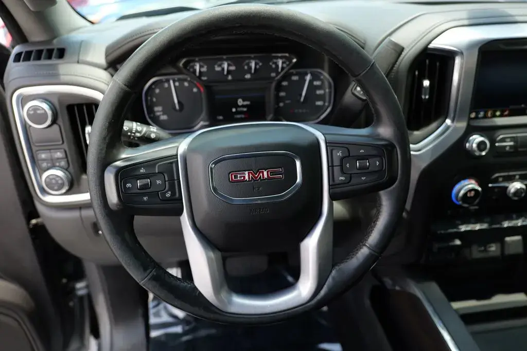 2020 GMC Sierra 2WD Crew Cab Short Box SLT photo 5