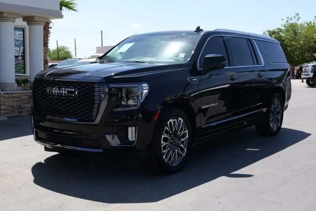 2023 GMC Yukon Denali Ultimate AWD's photo