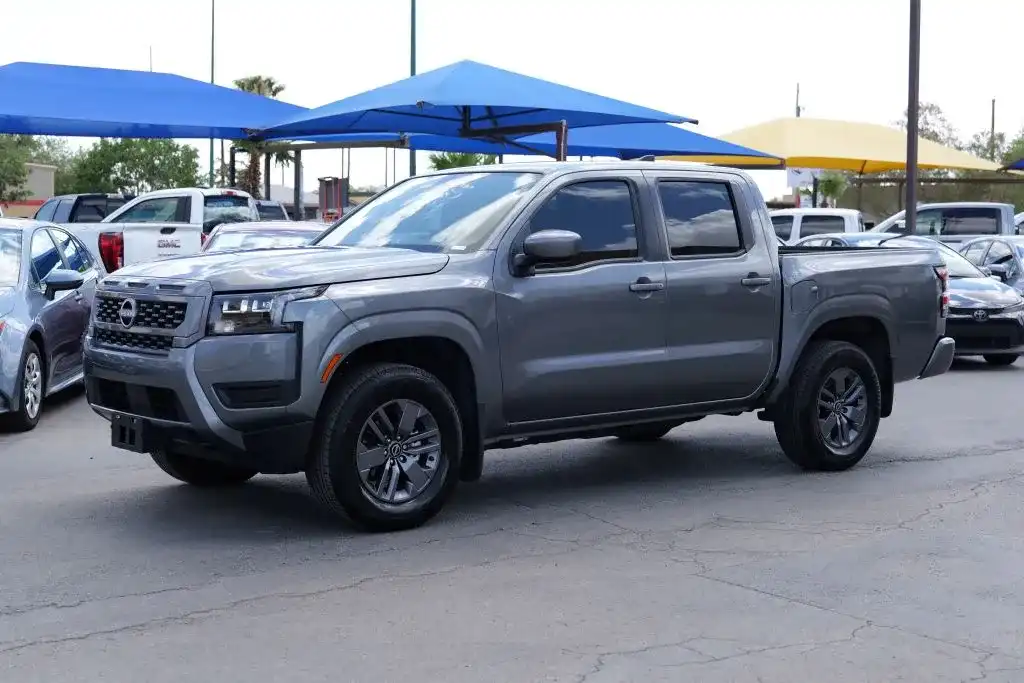 2026 Nissan Frontier SV Crew Cab 4X4 SWB's photo