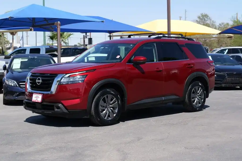 2022 Nissan Pathfinder SV 2WD's photo