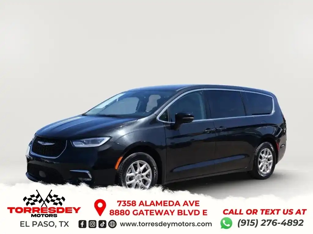 2024 Chrysler Pacifica Touring L's photo
