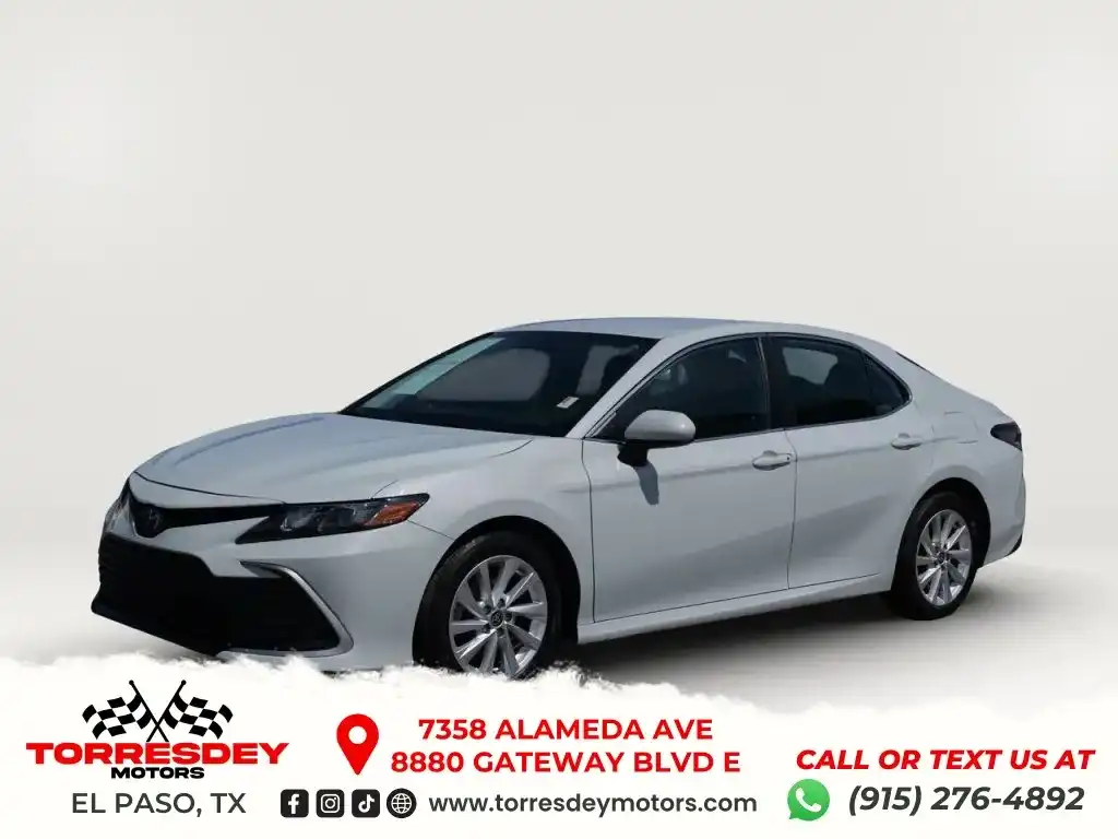 2023 Toyota Camry LE's photo