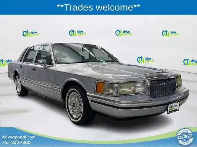 1994 Lincoln Town Car's photo