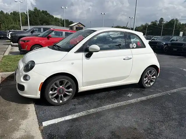 2017 FIAT 500 Pop's photo