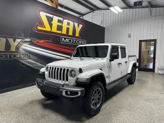2022 Jeep Gladiator Overland's photo