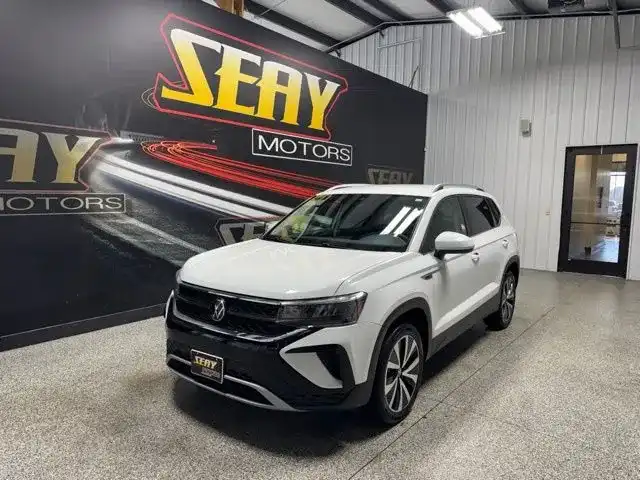 2024 Volkswagen Taos 1.5T SE's photo