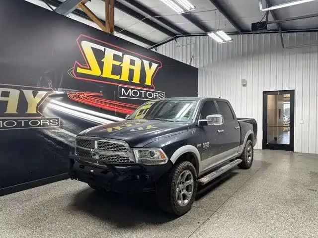 2017 RAM 1500 Laramie 4x4 Crew Cab 5'7's photo
