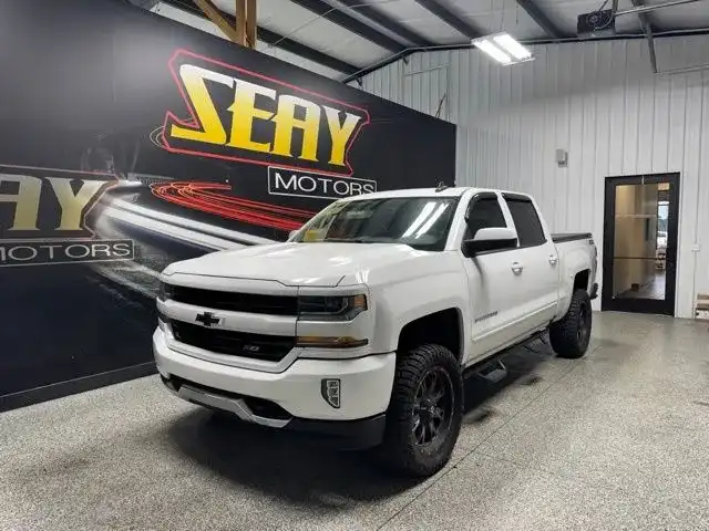 2018 Chevrolet Silverado 1500 Z71 4WD Crew Cab Short Box LT's photo