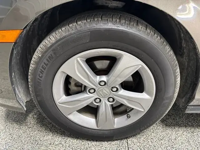 2019 Honda Odyssey EX-L photo 3
