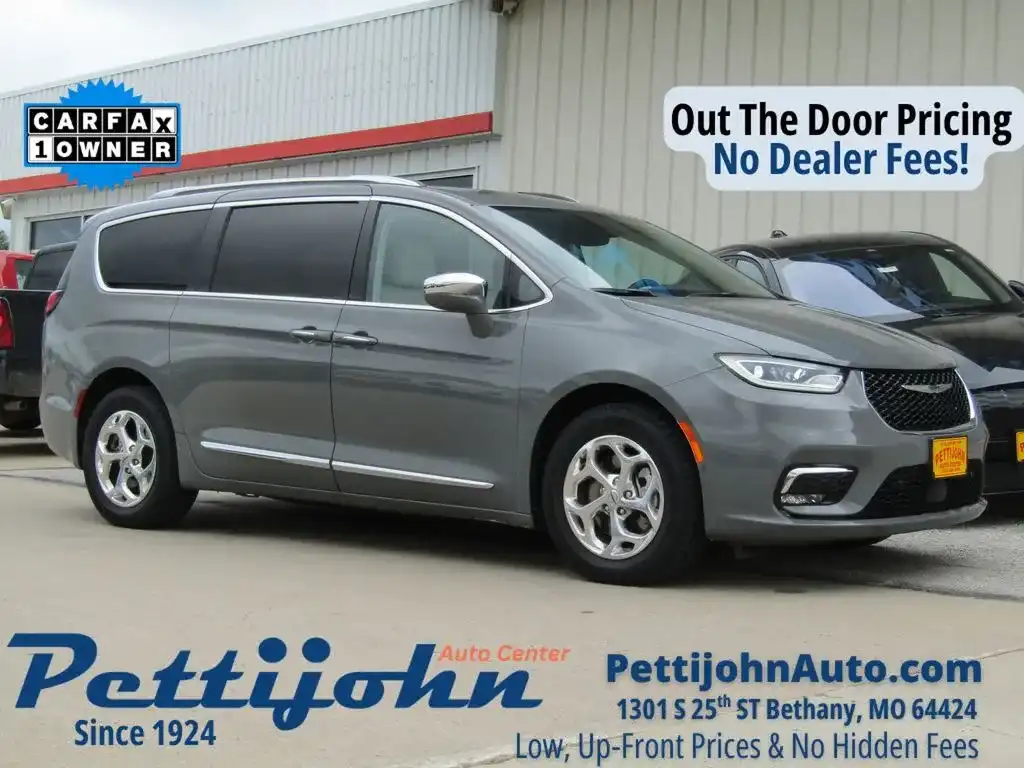 2021 Chrysler Pacifica Limited's photo