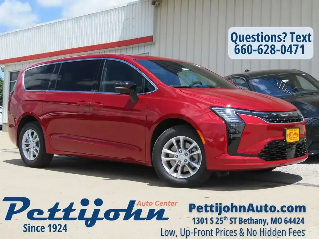 2027 Chrysler Pacifica Select AWD's photo