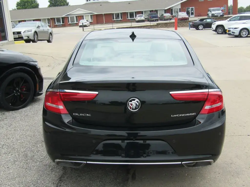 2017 Buick LaCrosse Preferred photo 4