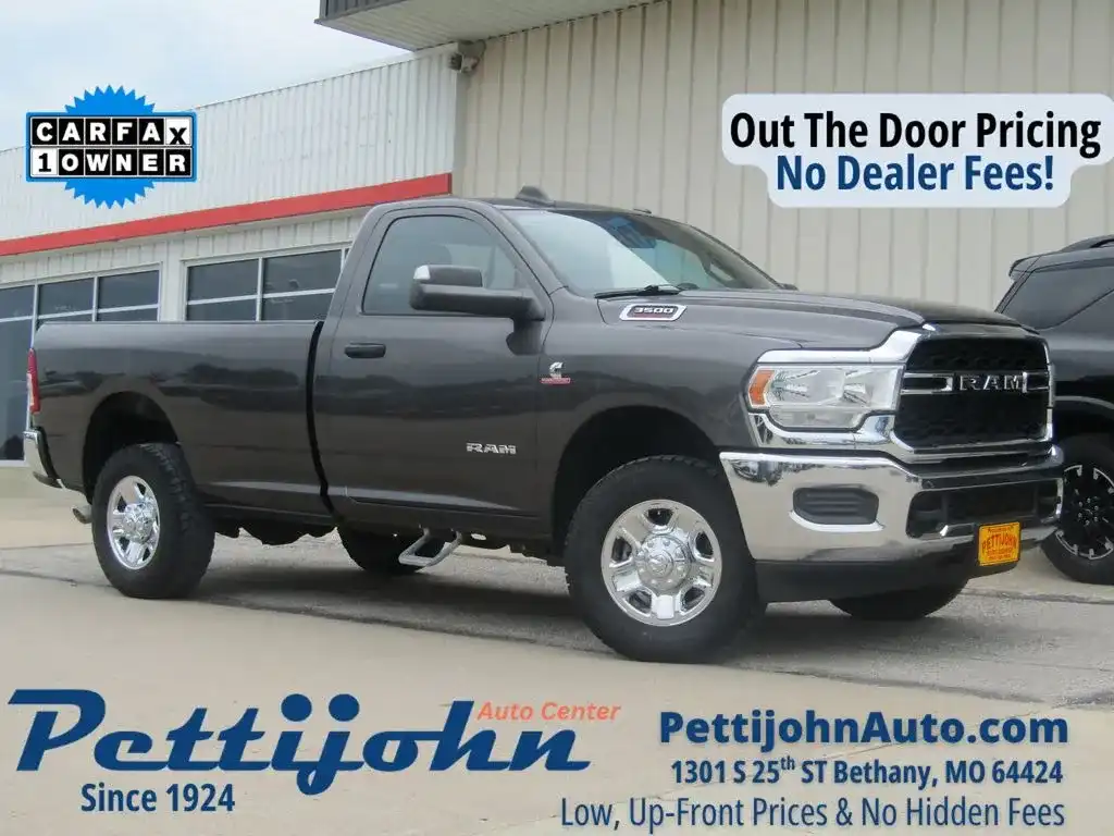 2021 RAM 3500 Tradesman 4X4 Regular cab's photo