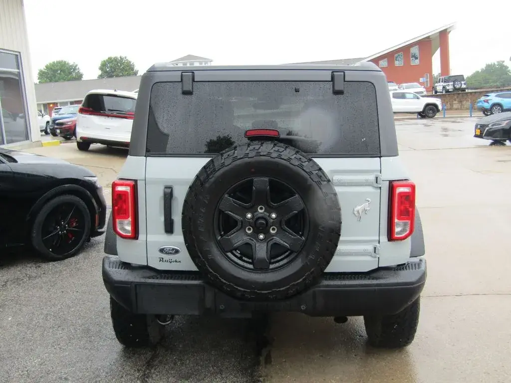 2024 Ford Bronco Black Diamond Mid (322A) 4x4 photo 4