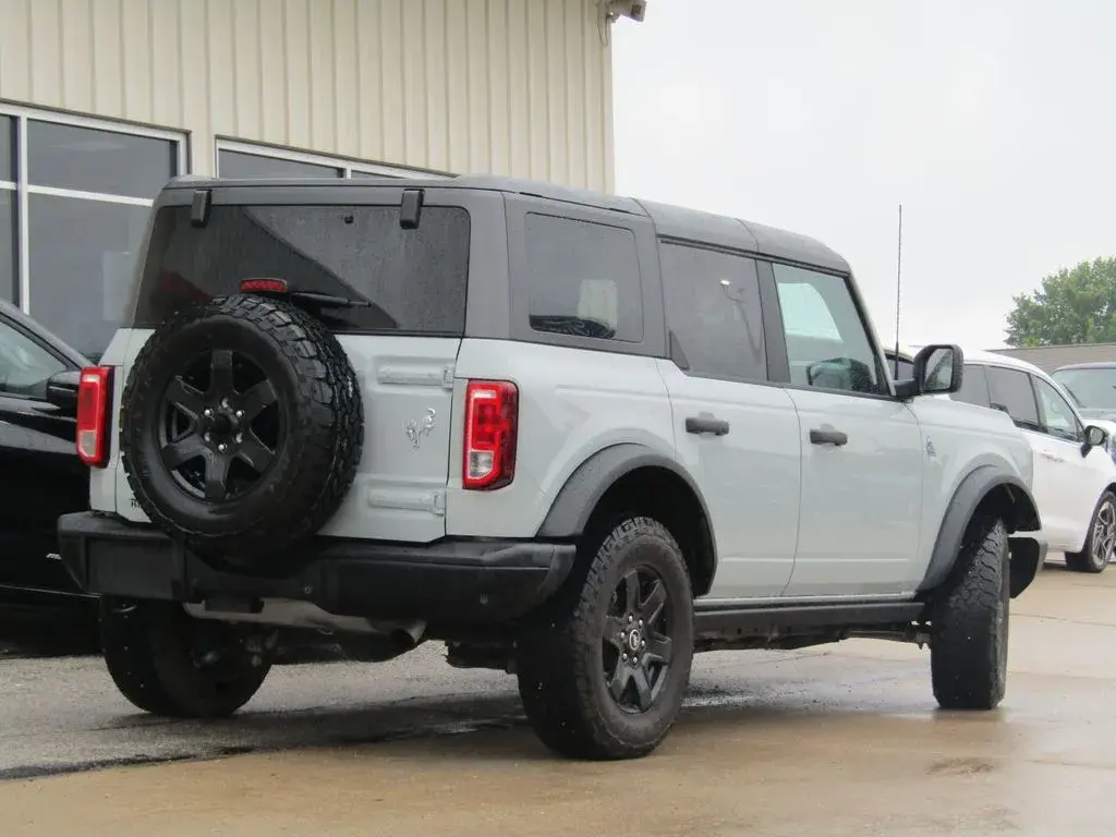 2024 Ford Bronco Black Diamond Mid (322A) 4x4 photo 3