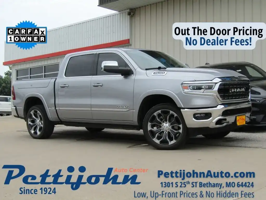 2023 RAM 1500 Limited 4x4 Crew Cab 5'7's photo