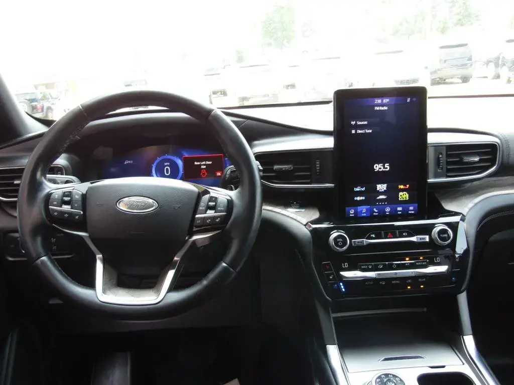 2021 Ford Explorer Platinum 4WD photo 5