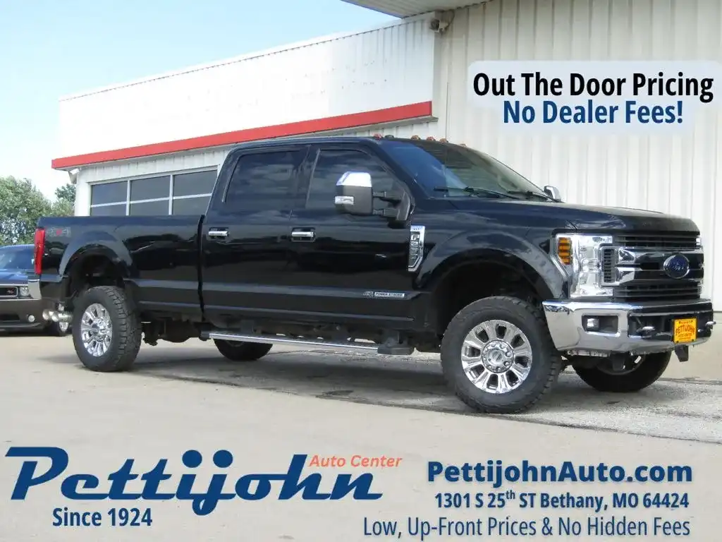 2018 Ford F-250 XLT 4WD Crew Cab 8' Box's photo