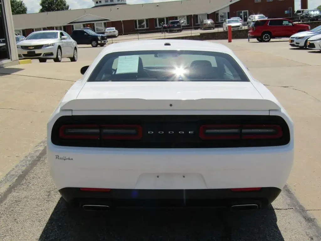 2022 Dodge Challenger GT Auto photo 4