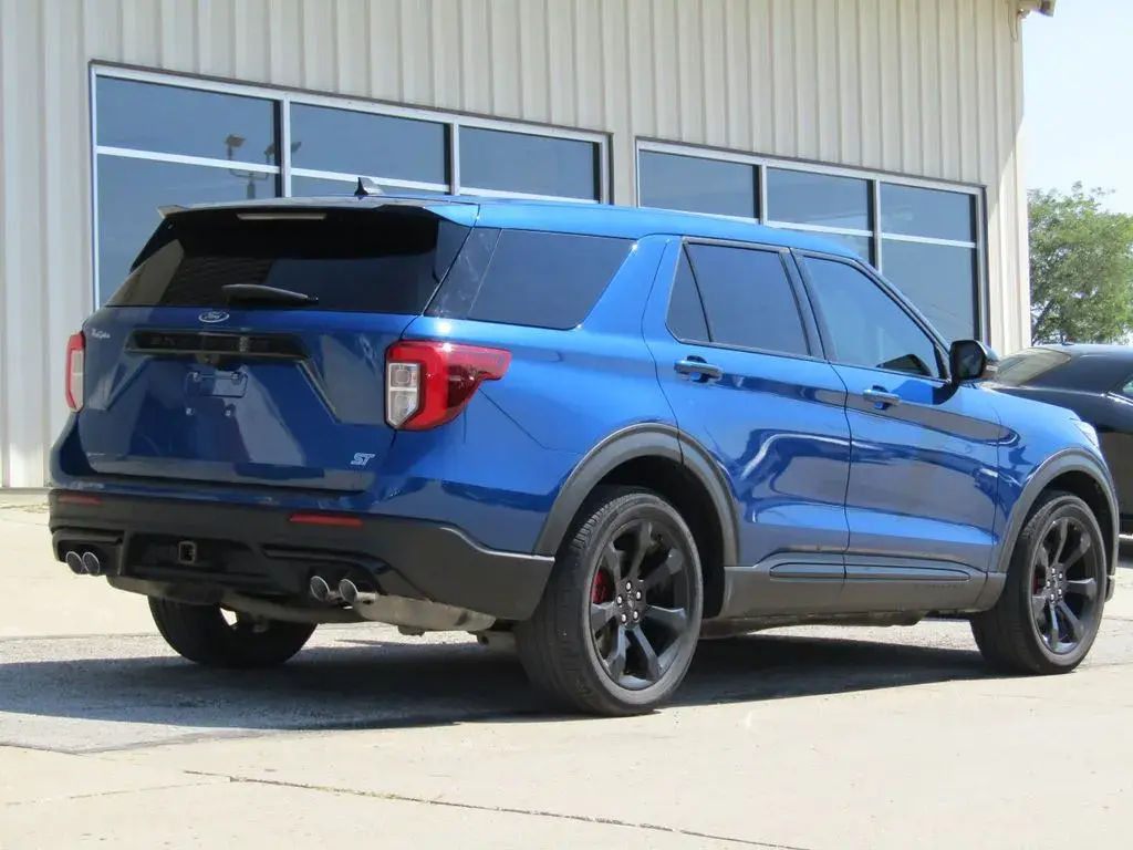 2022 Ford Explorer ST 4WD photo 3