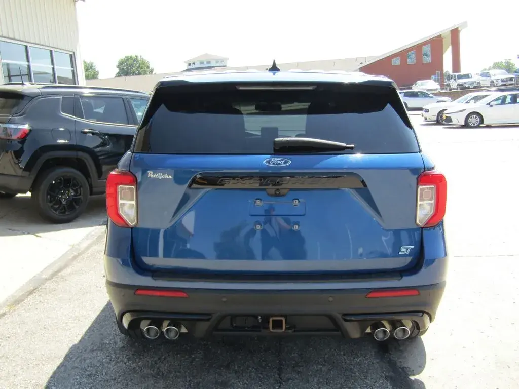2022 Ford Explorer ST 4WD photo 4