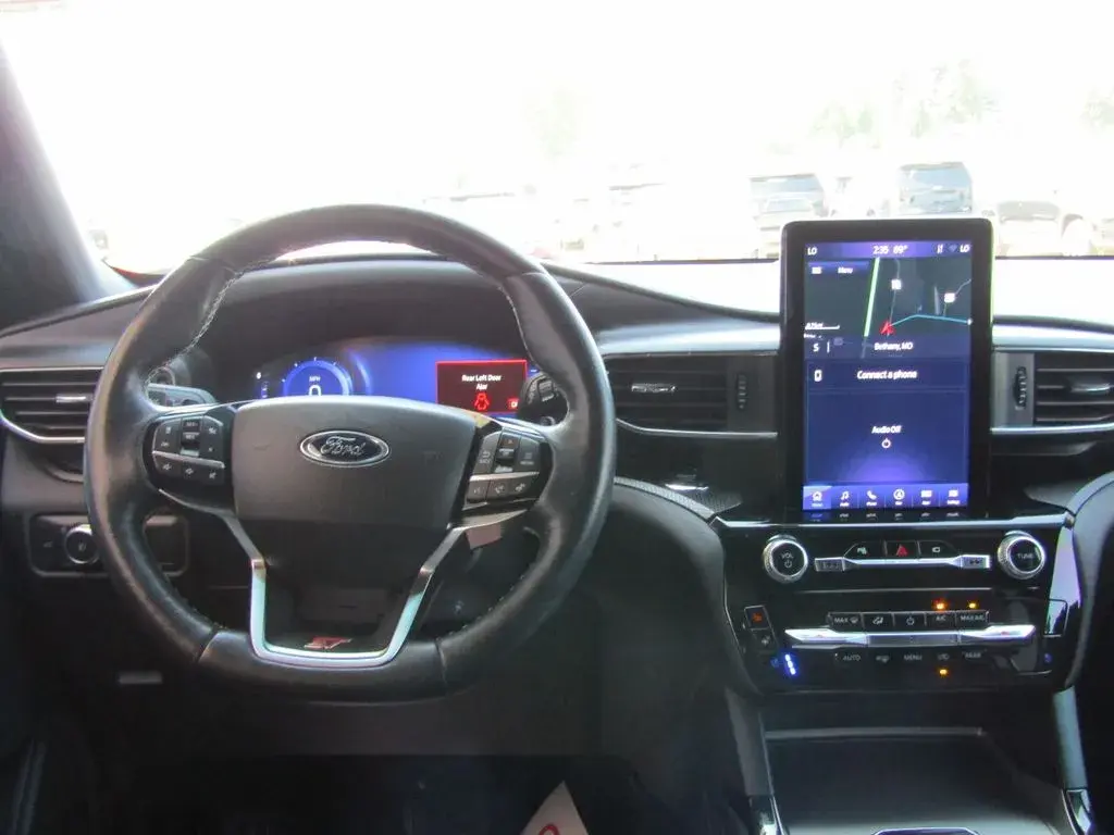 2022 Ford Explorer ST 4WD photo 5