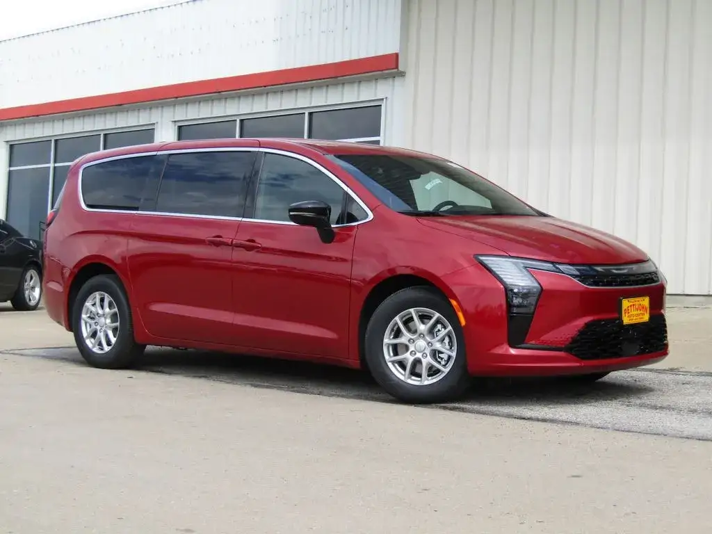 2027 Chrysler Pacifica Select photo 1
