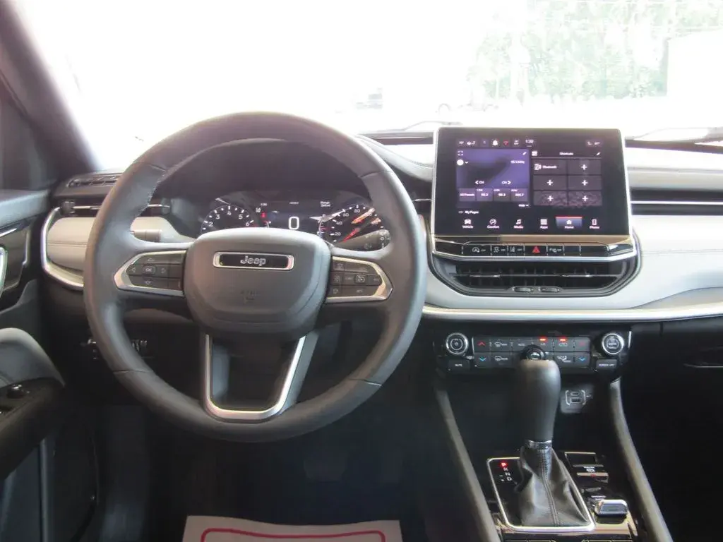 2025 Jeep Compass Limited 4WD photo 5