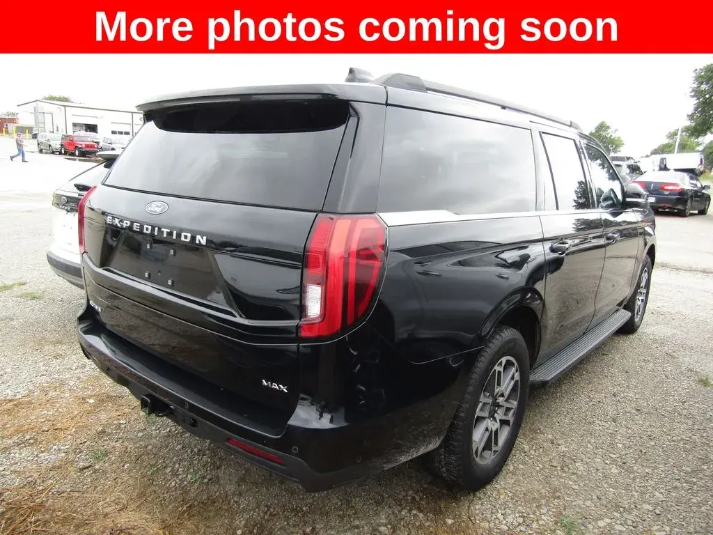 2025 Ford Expedition Active 4WD MAX photo 5