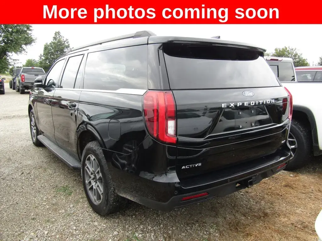 2025 Ford Expedition Active 4WD MAX photo 3