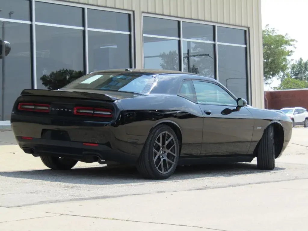 2018 Dodge Challenger R/T photo 3