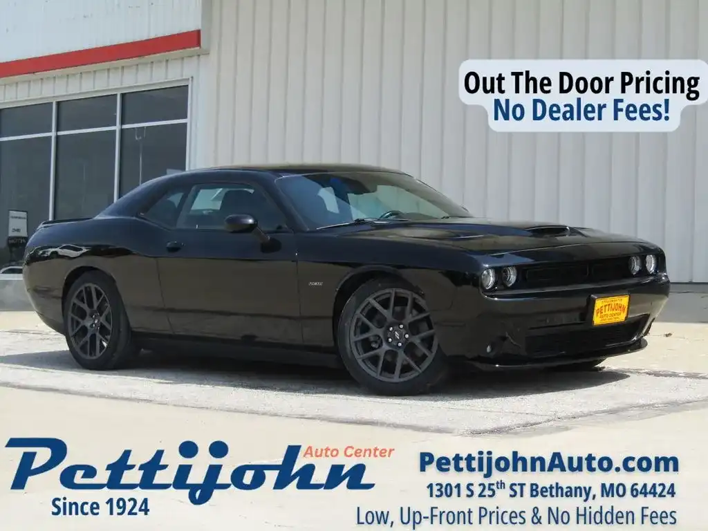 2018 Dodge Challenger R/T's photo