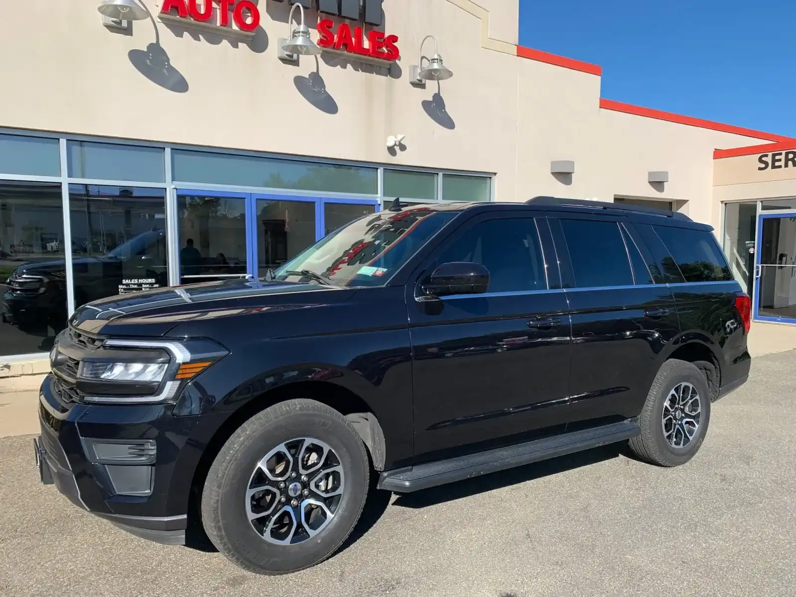 2023 Ford Expedition XLT 4WD's photo