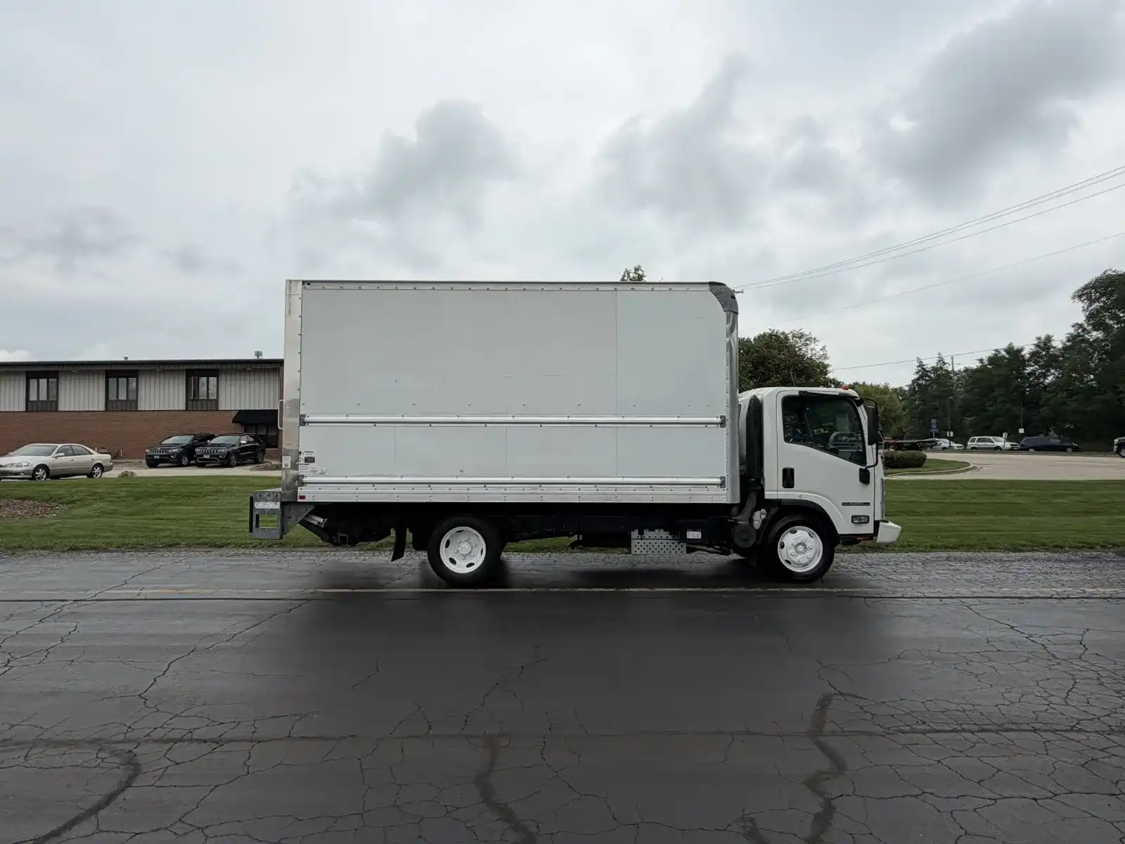 2018 Isuzu NPR-HD's photo