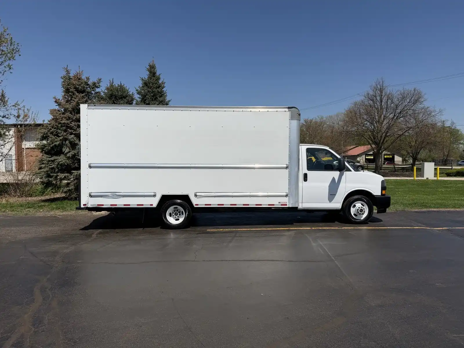 2021 GMC Savana 3500 177 in WB's photo