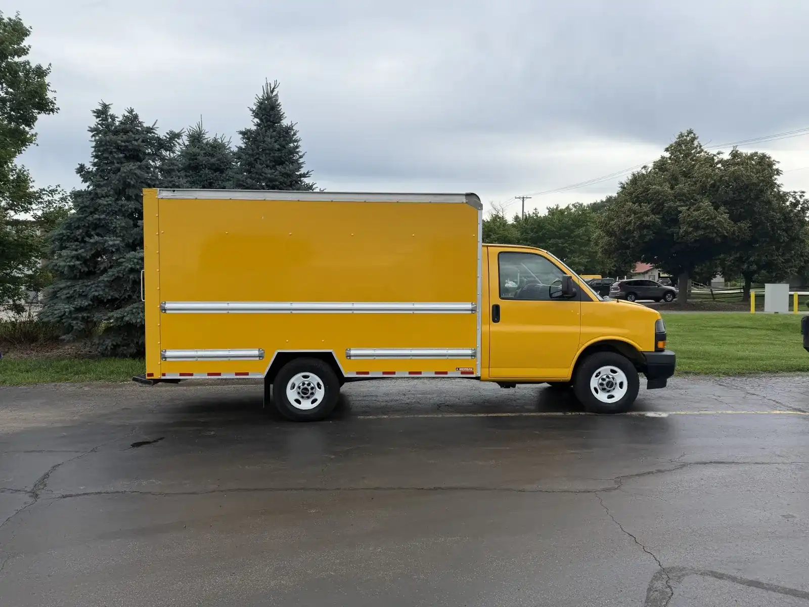 2021 GMC Savana 3500 139" WB's photo