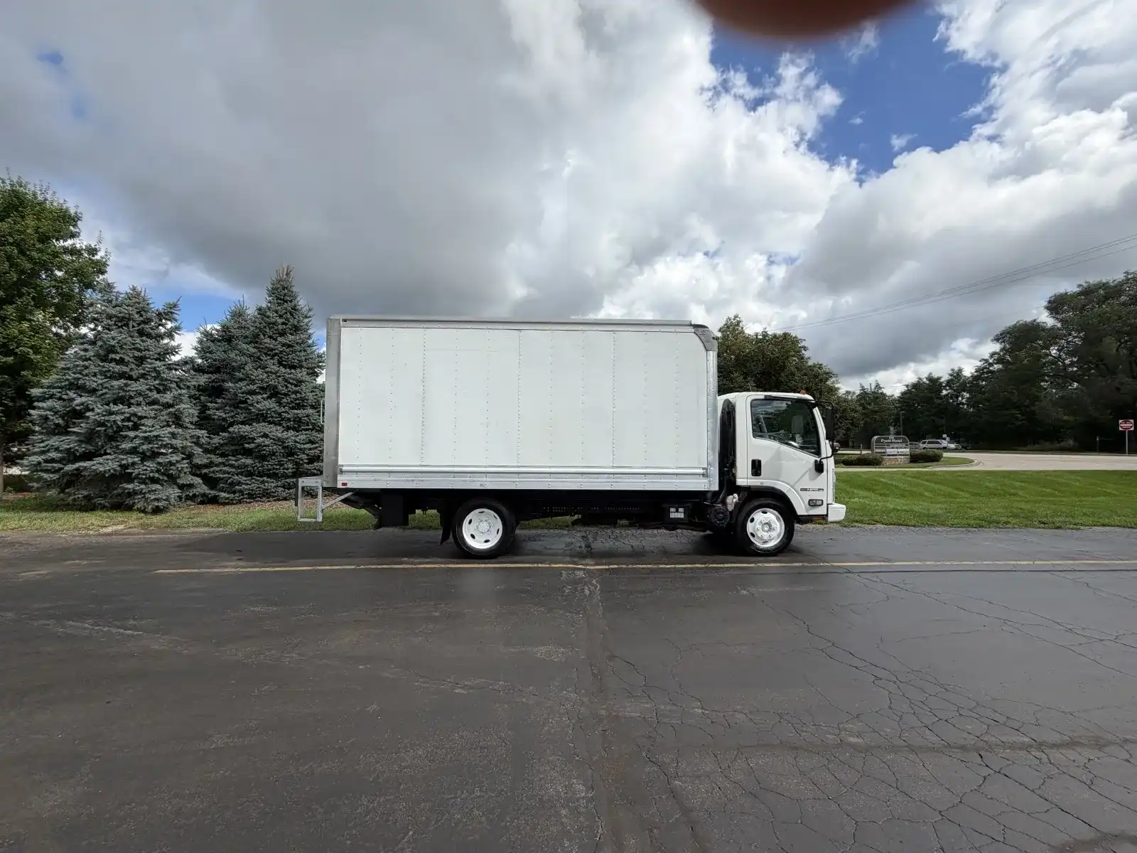 2019 Isuzu NPR-HD's photo