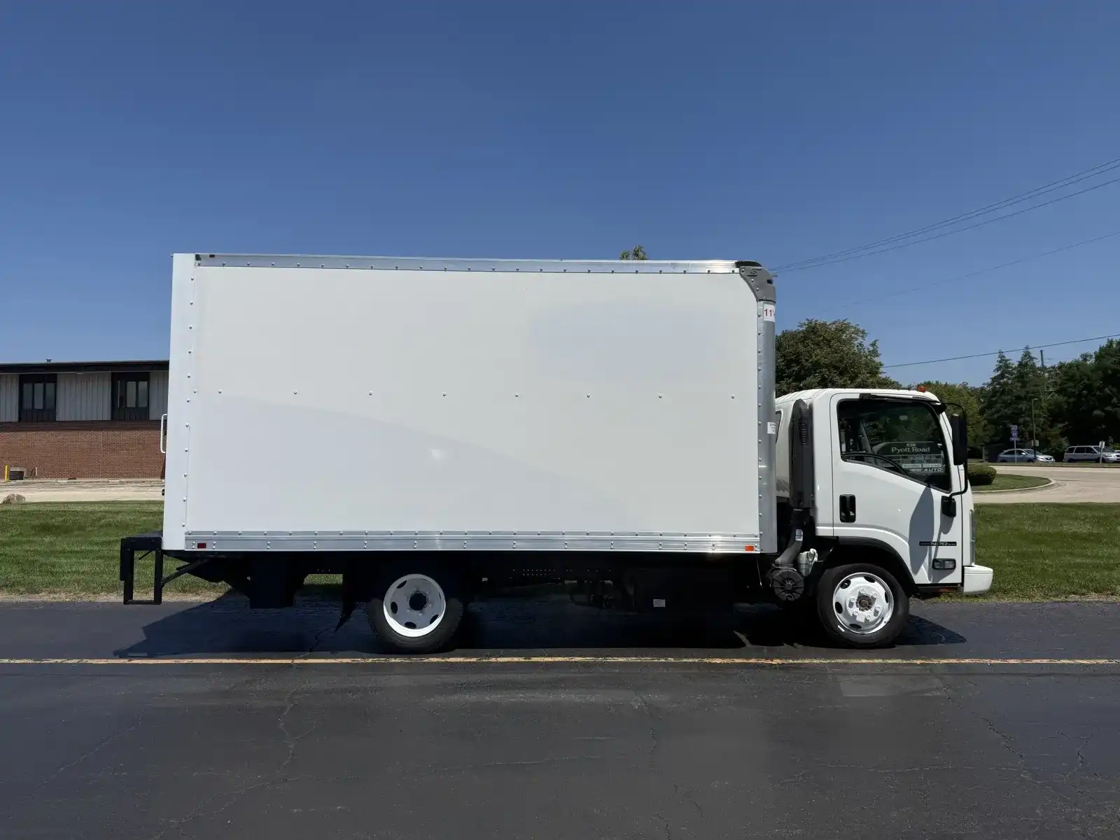2021 Isuzu NPR-HD's photo
