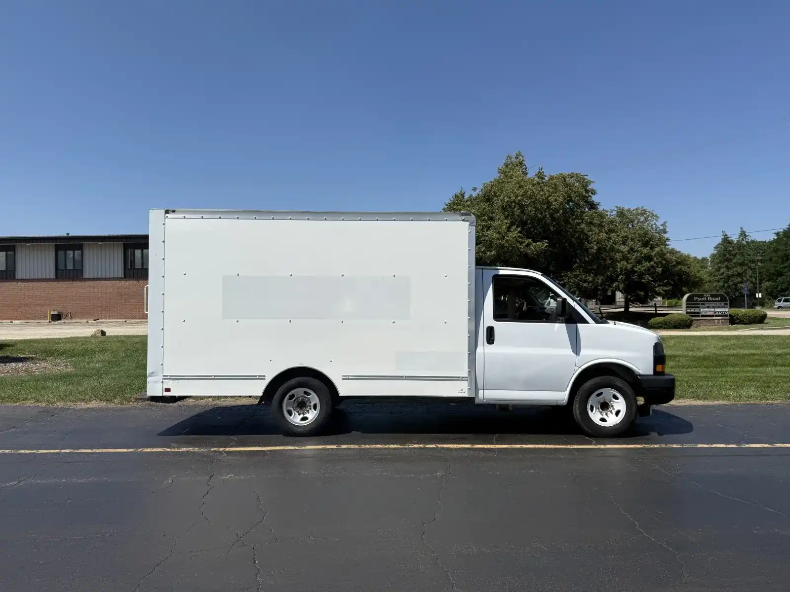 2019 GMC Savana 3500 139" WB's photo