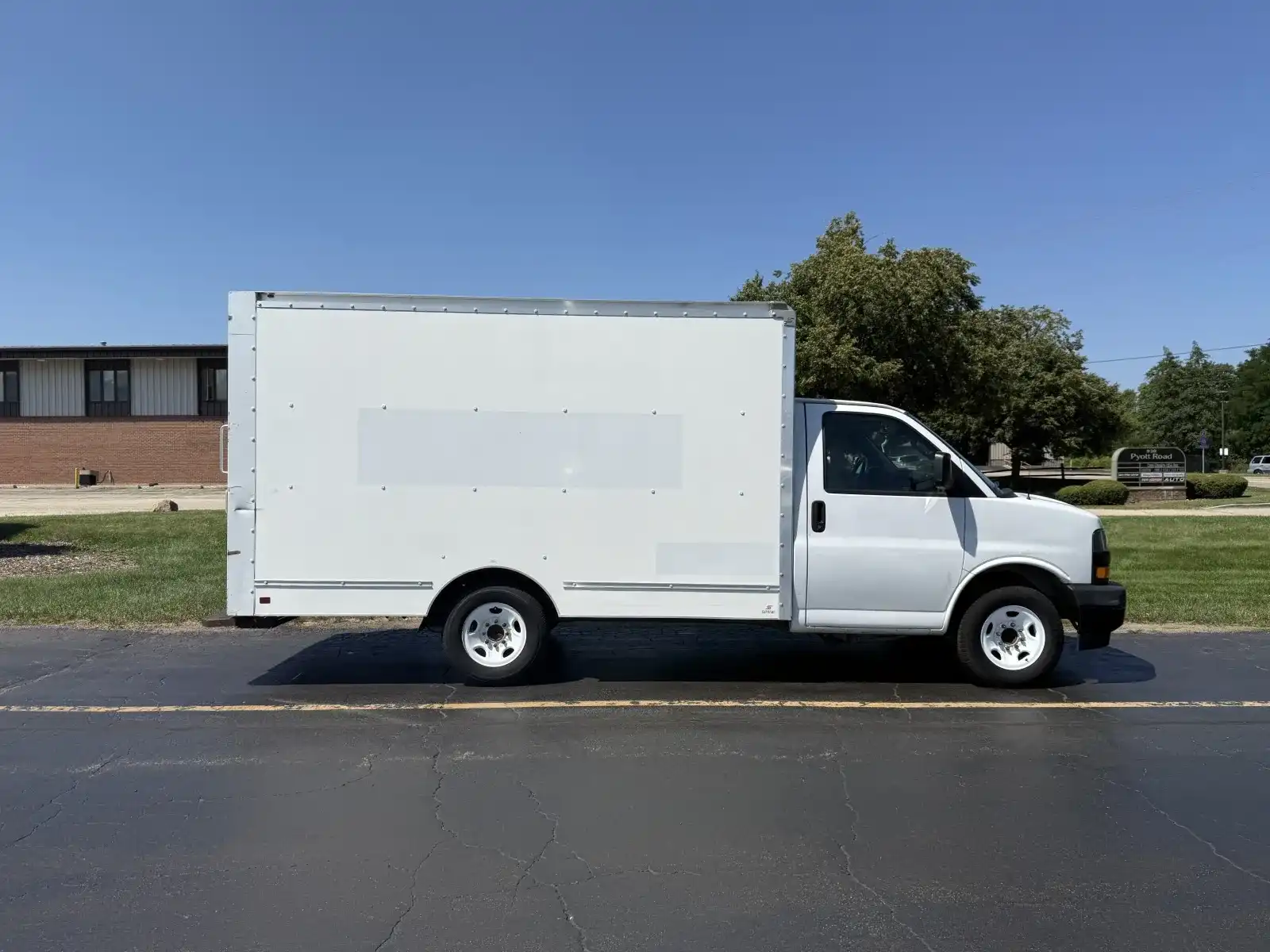 2019 GMC Savana 3500 139" WB's photo
