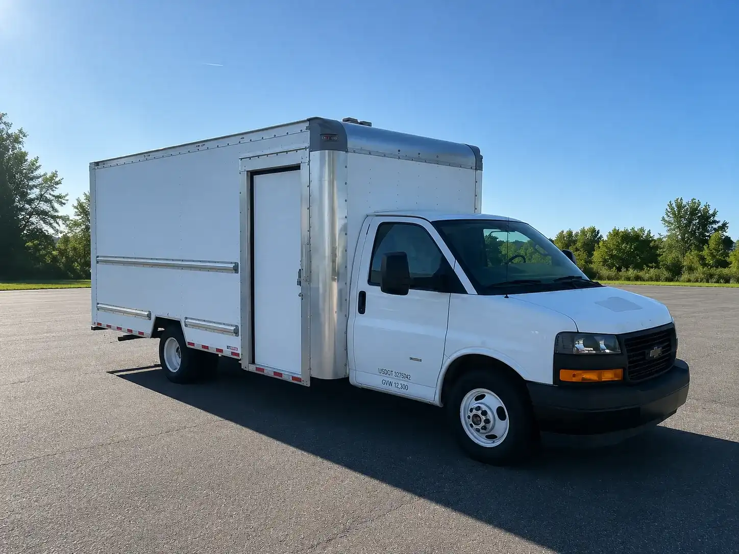 2022 GMC Savana 3500 177" WB's photo