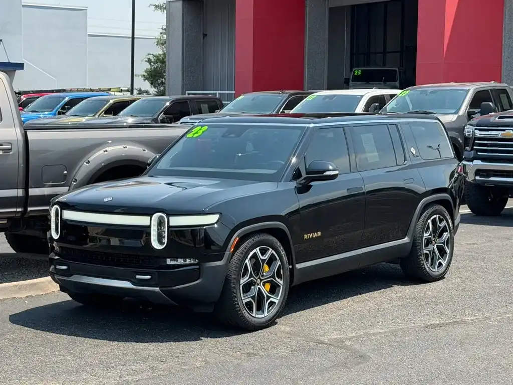 2023 Rivian R1S Adventure Quad-Motor Large Pack's photo