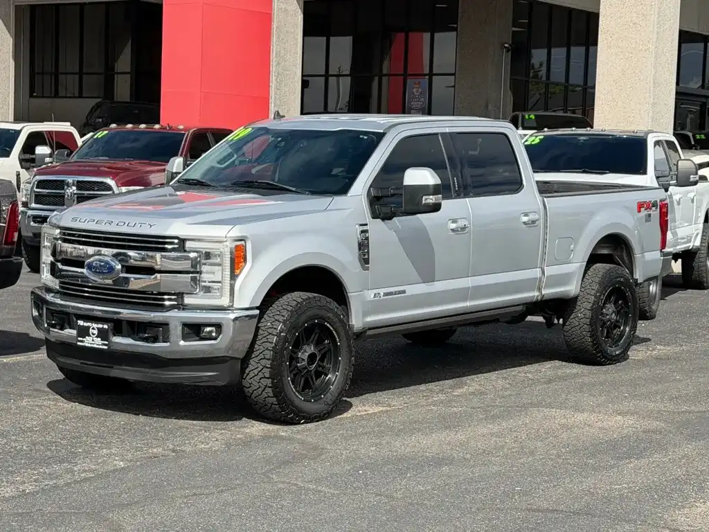 2019 Ford F-250 Lariat 4WD Crew Cab 6-3/4' Box's photo