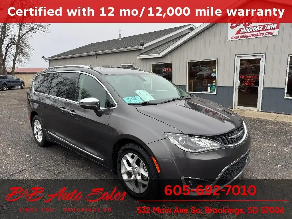 2020 Chrysler Pacifica Limited's photo