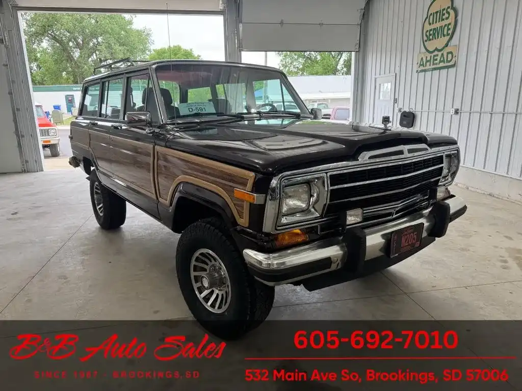 1989 Jeep Grand Wagoneer's photo